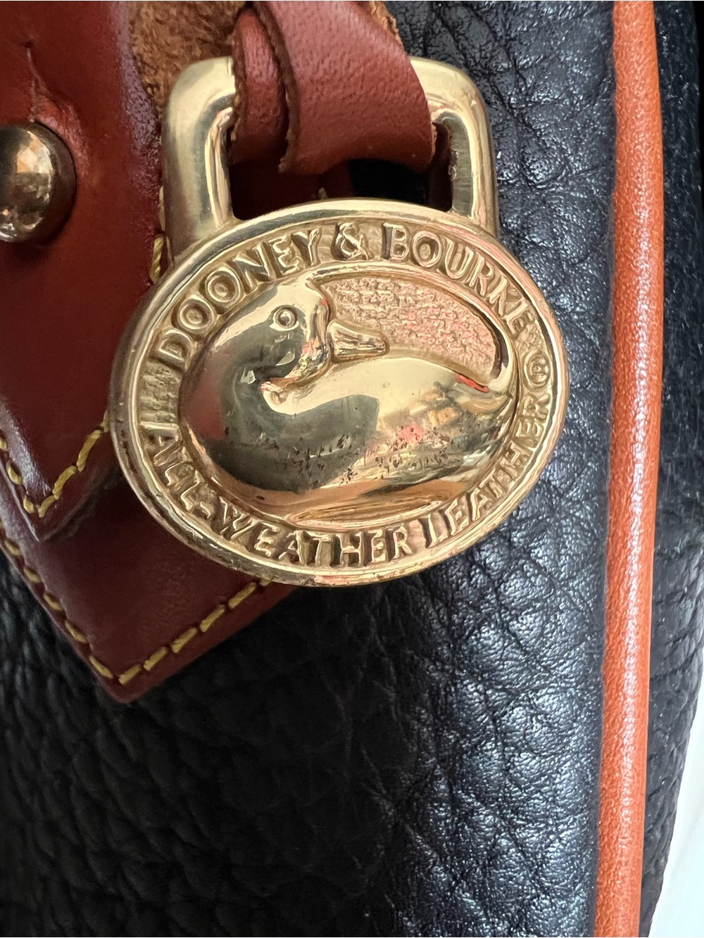 Vintage Dooney & Bourke AWL Black Leather Large Carrier Crossbody Bag -Excellent - Picture 5 of 16